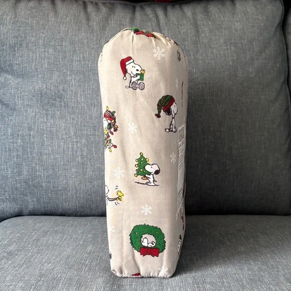 Peanuts Snoopy Holiday Queen Sheet Set - Red, Green, White - Picture 2 of 6